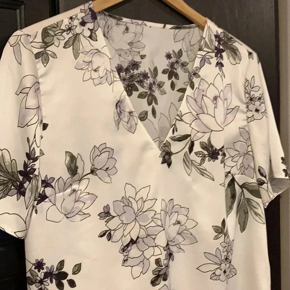 Floral  M - Picture 3 of 7